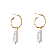 Load image into Gallery viewer, The Girl with her Pearl Earrings - Terra Soleil