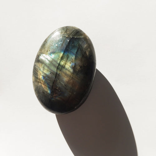 Labradorite Palm Stone - Terra Soleil