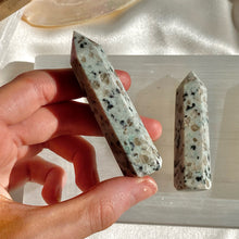 Load image into Gallery viewer, Dalmation Jasper Crystal Point