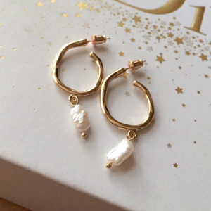 The Girl with her Pearl Earrings - Terra Soleil