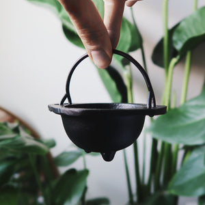 Mini Cast Iron Cauldron - Terra Soleil